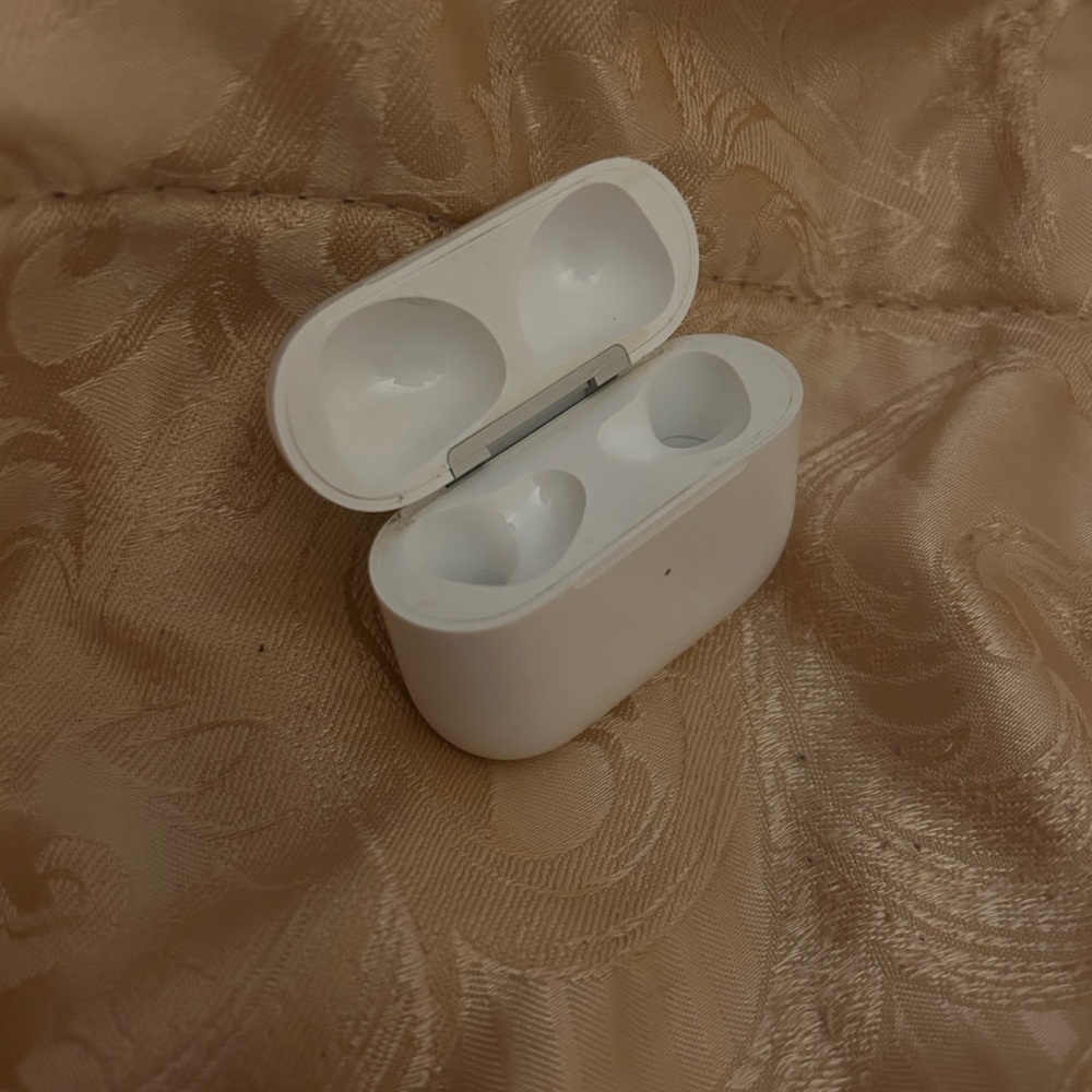 Apple White Earbud Headphones